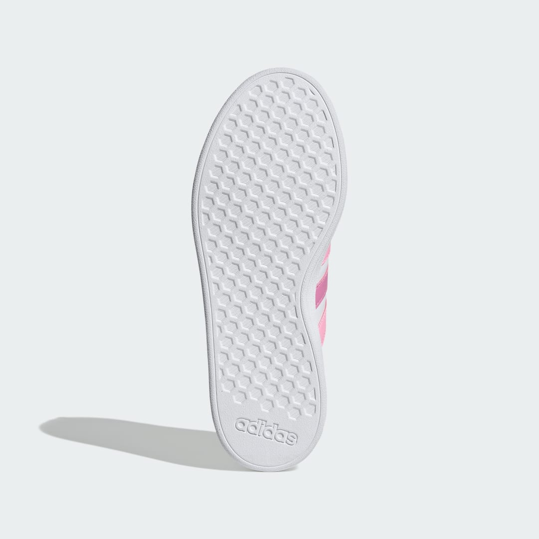 Detalle de Adidas Grand Court TD Lifestyle Court Casual: confort y estilo urbano en blanco