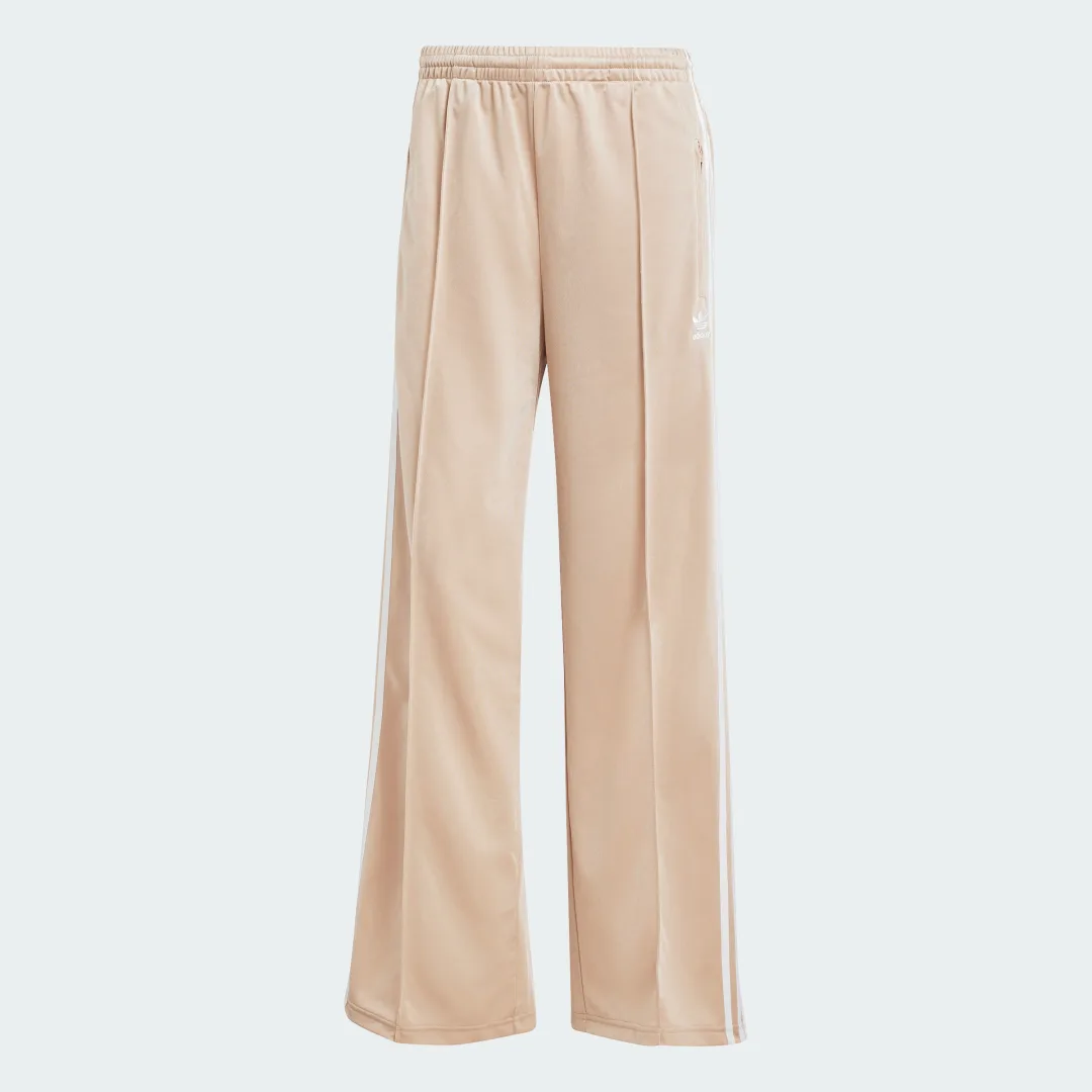 Detalle 2 de Pantalón Firebird Loose de Adidas - beige, comodidad urbanita