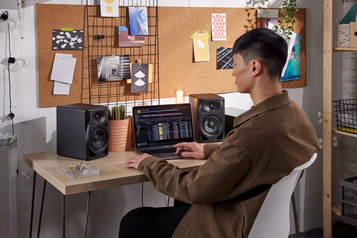 Thumbnail 3 de Pioneer DJ DM-40D-BT Schwarz – Aktive Studio-Lautsprecher mit 4-Zoll-Woofer und Bluetooth