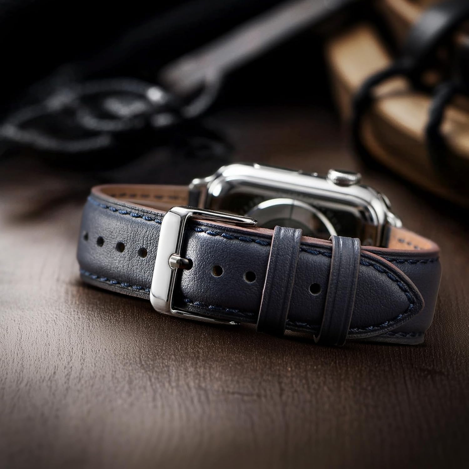 Thumbnail 6 de SUNFWR Leather Watch Strap for Apple Watch (40mm–42mm) – Darkblue/Silver