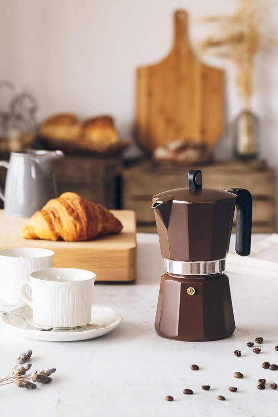 Detalle de MONIX New Cream cafetera italiana 12 tazas