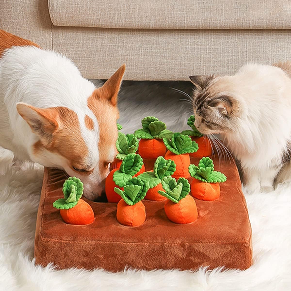 Detalle de Gatphy Carrot Snuffle Mat for Dogs – Non-Slip Interactive Plush Carrot Patch Toy