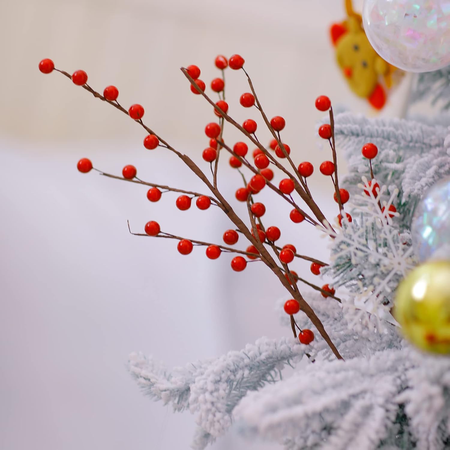 Detalle 2 de Wikdey Artificial Berry Stems 24-Pack