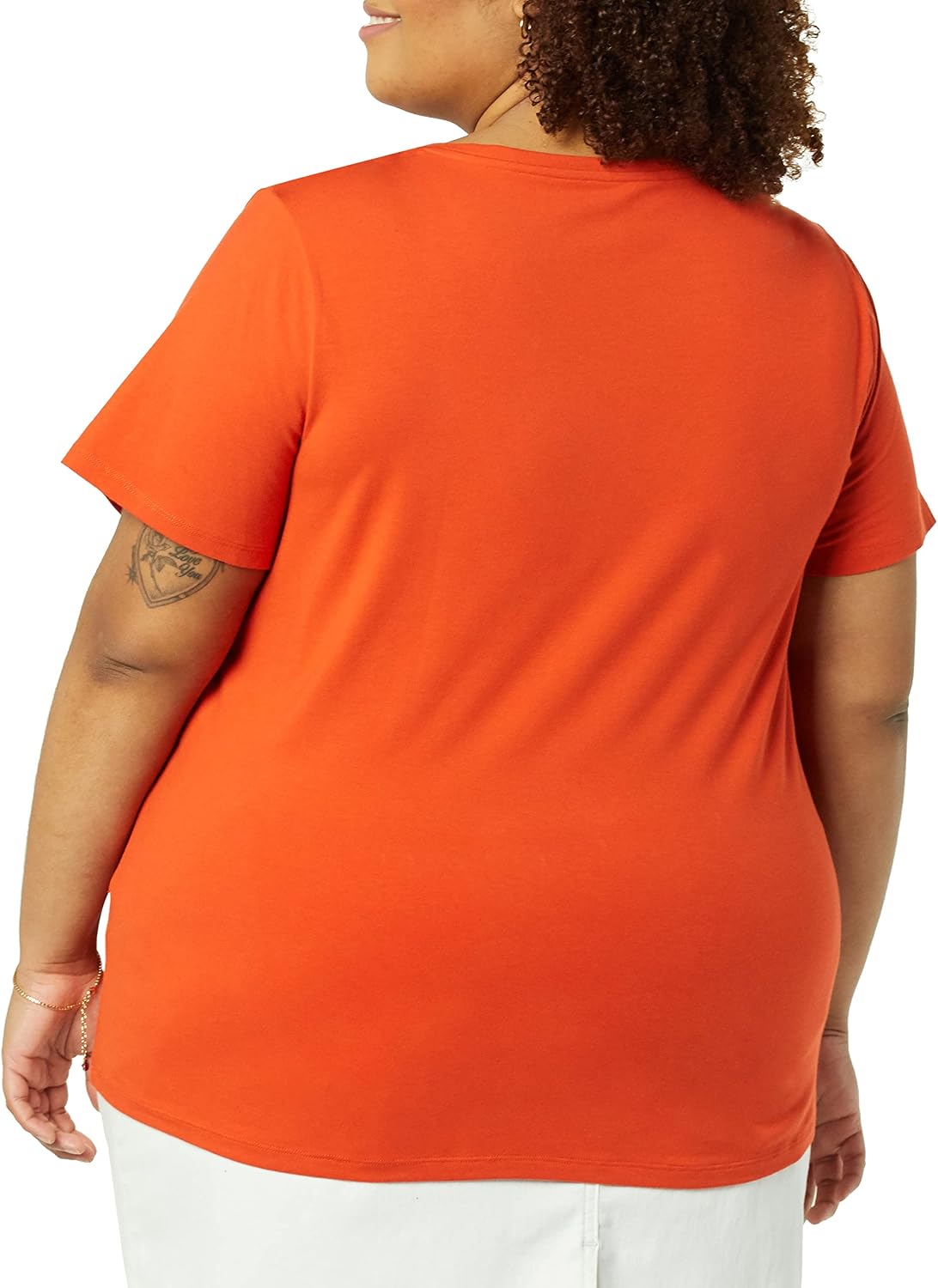 Detalle de Amazon Essentials Women's Plus Size Short-Sleeve V-Neck T-Shirt