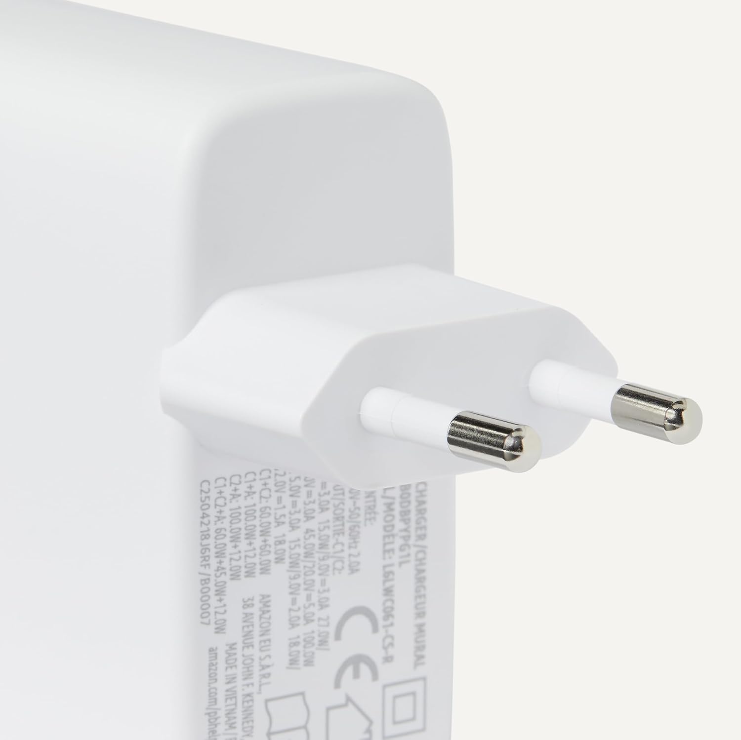 Detalle de Amazon Basics Caricabatterie Nano GaN USB-C 120W