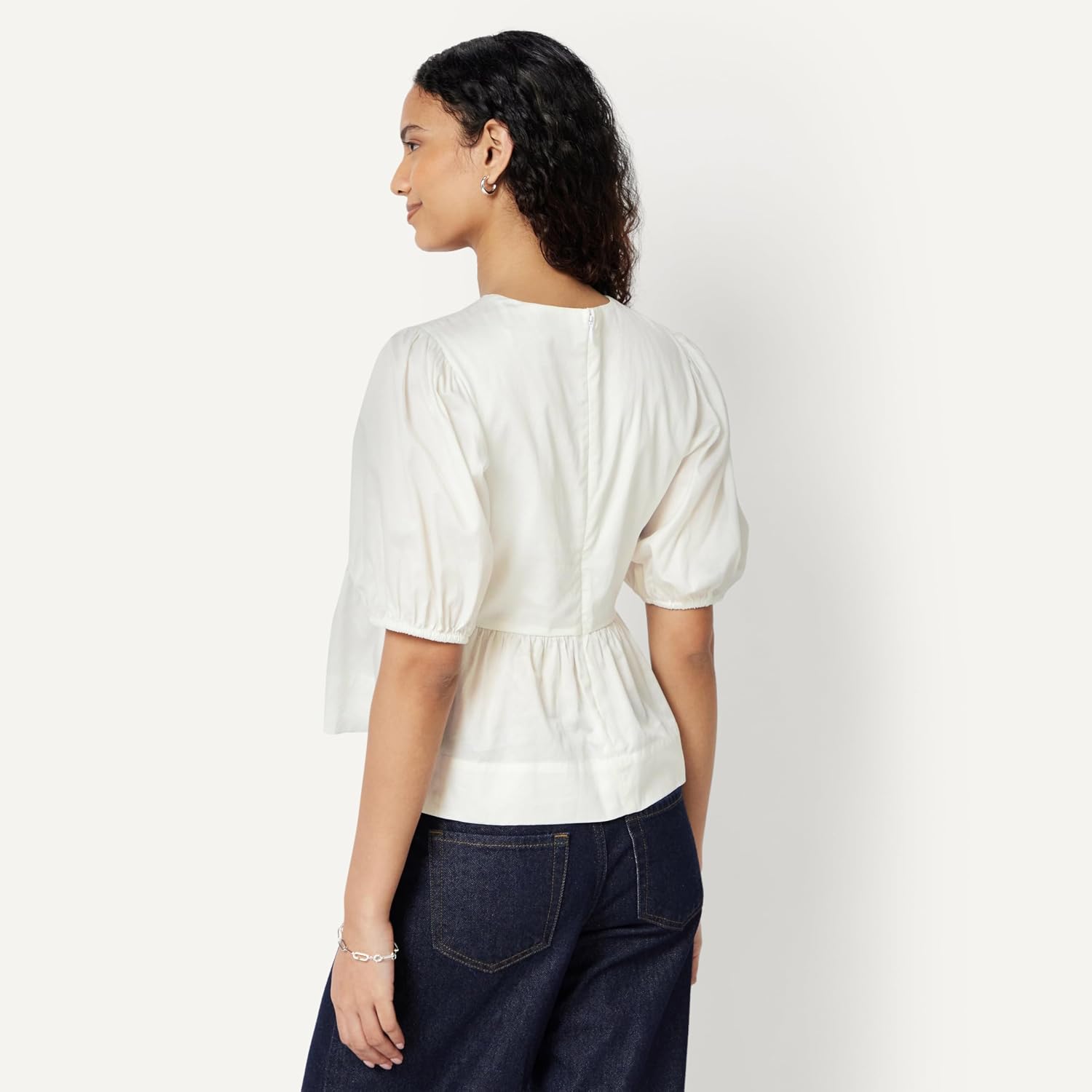 Detalle de Amazon Essentials Women's Cotton Sateen Relaxed-Fit Peplum Blouse