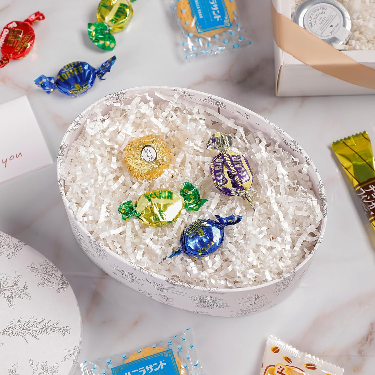 Thumbnail 3 de White Shredded Tissue Paper 500g – Crinkle Cut for Gift Presentation