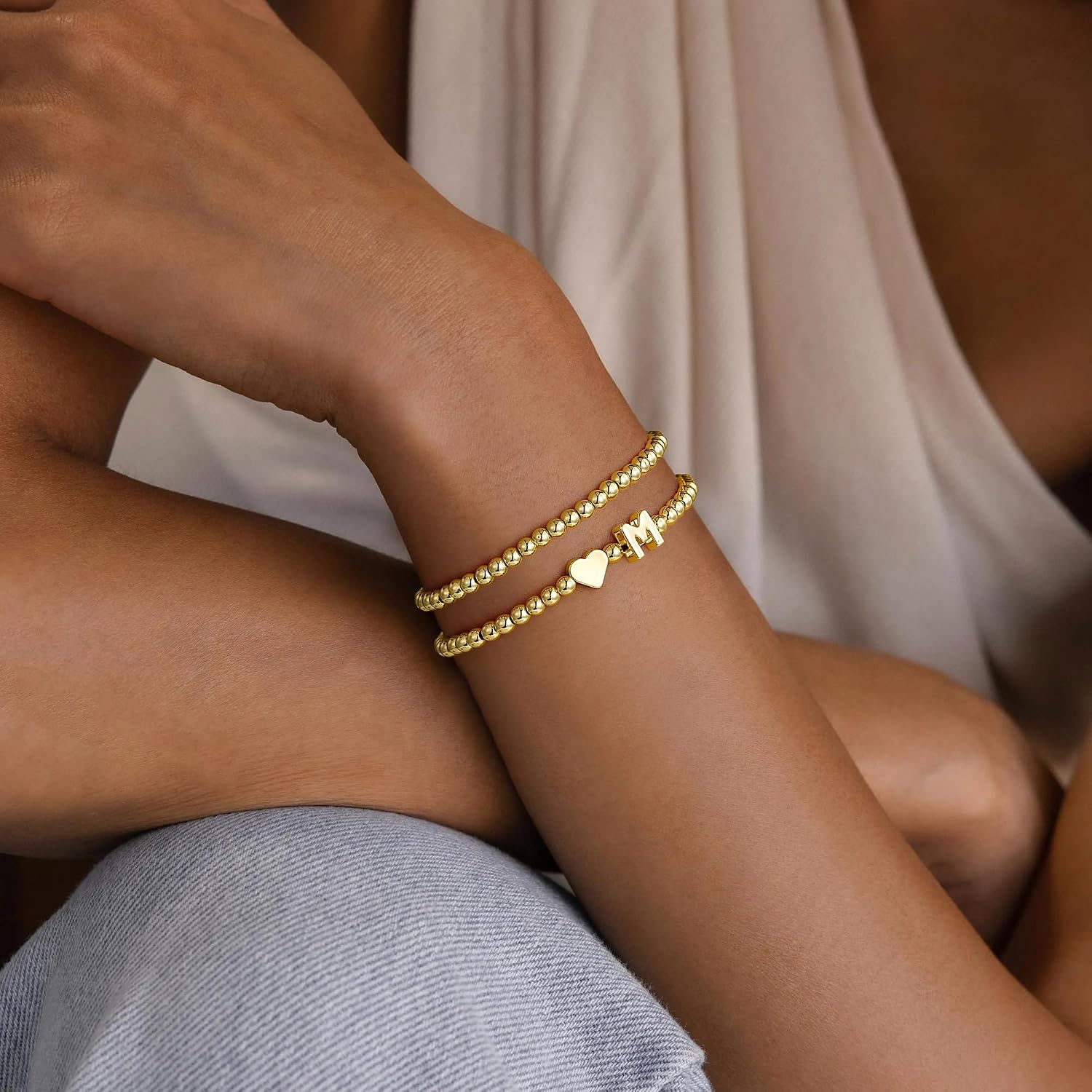 Detalle de TINGN Armband Damen Gold mit Herz – Initialen-Doppelperlenarmband, 14K Vergoldet, 17,5 cm