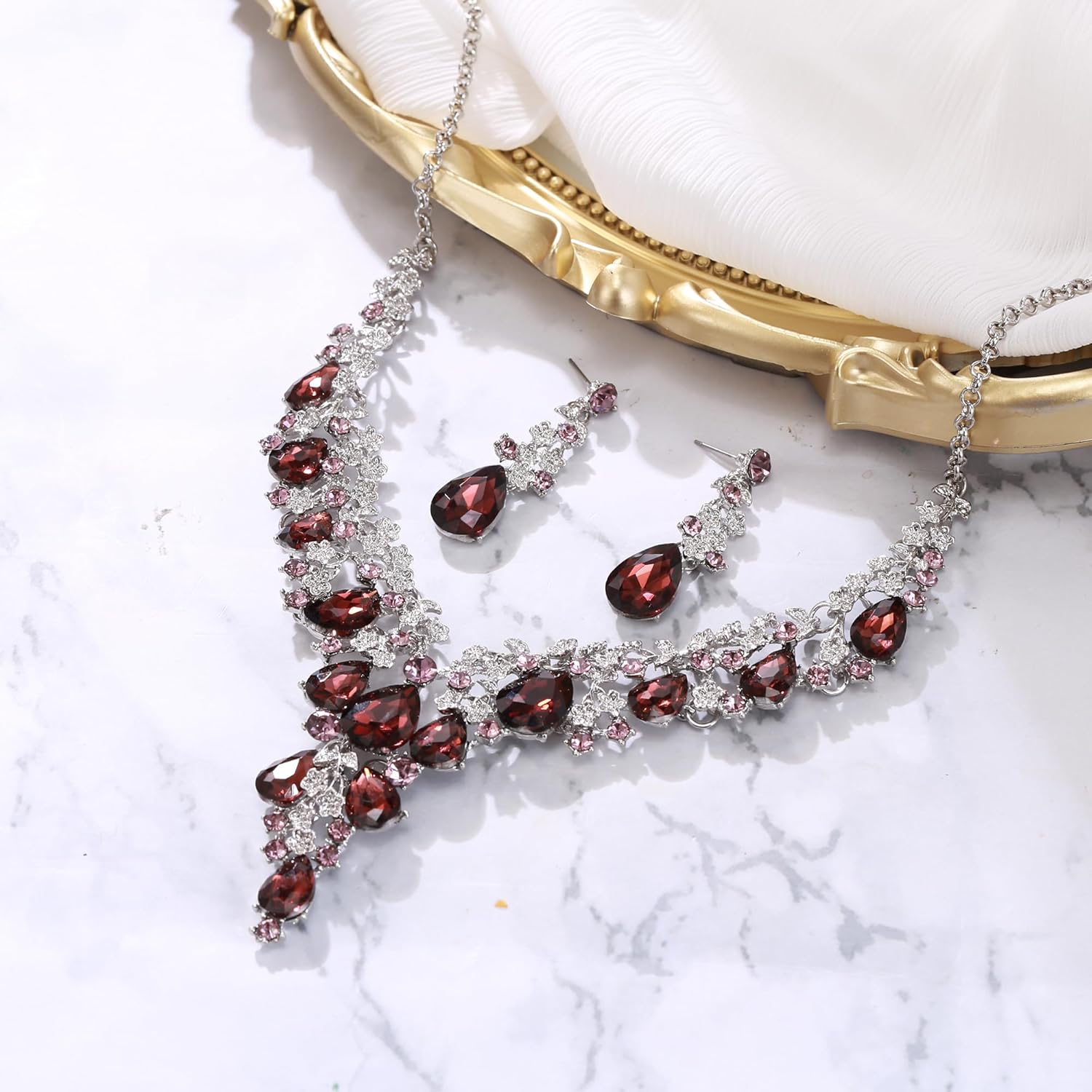 Thumbnail 2 de Parure bijoux de mariage Clearine : collier chaîne ajustable + boucles d’oreilles strass cristal