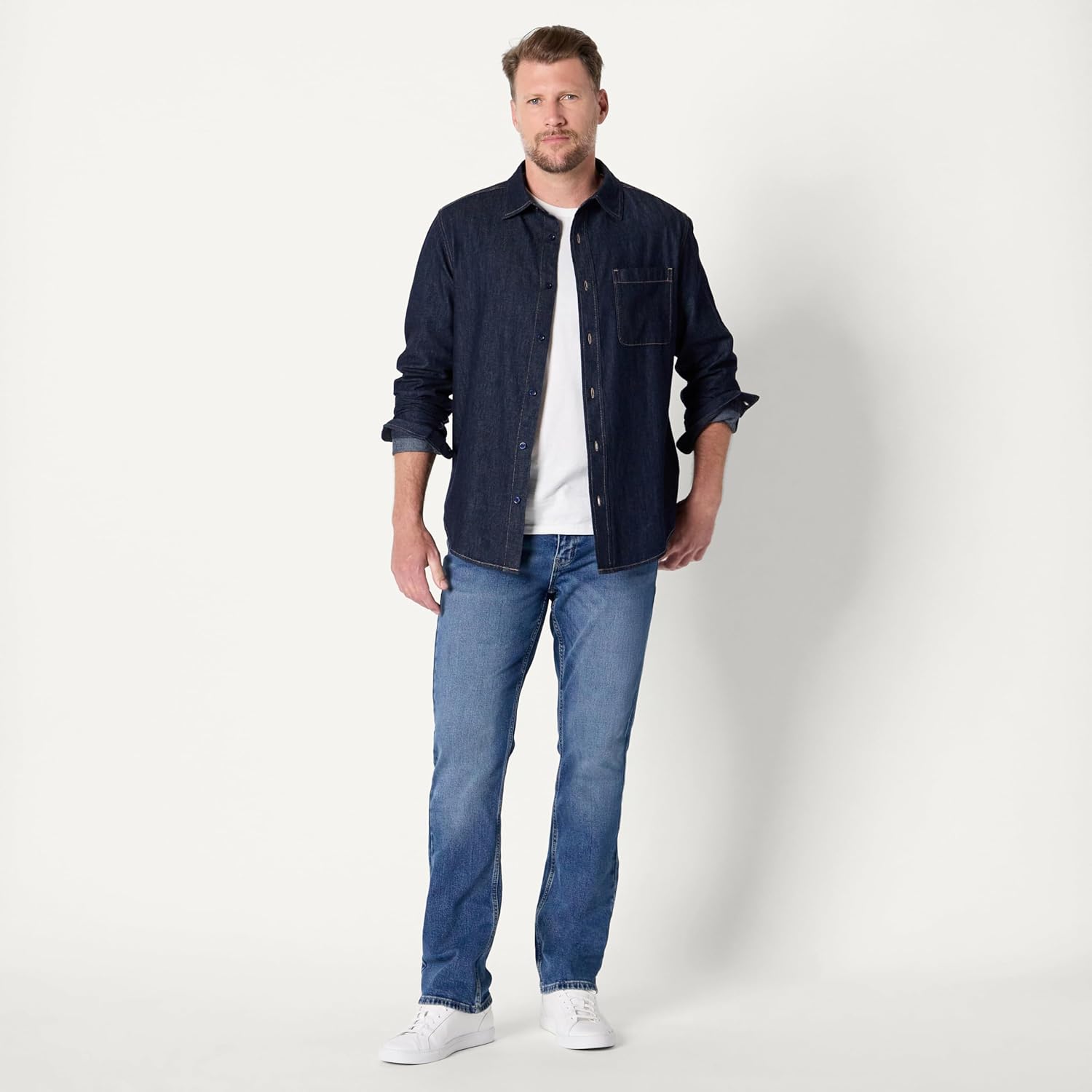 Thumbnail 4 de Amazon Essentials men’s regular-fit long-sleeve denim button-down shirt in lightweight chambray