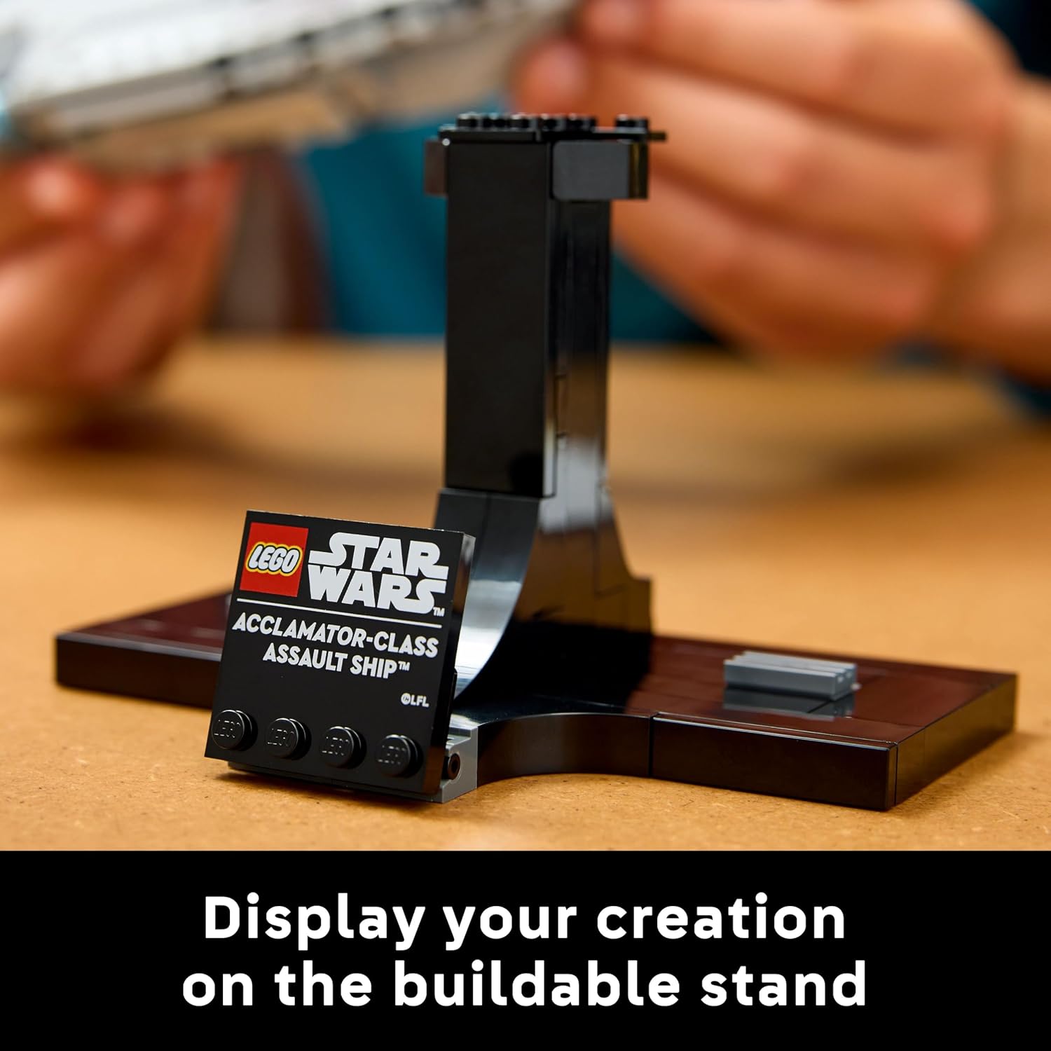 Detalle de LEGO Star Wars 75404 Acclamator-Class Assault Ship: A mid-scale display model