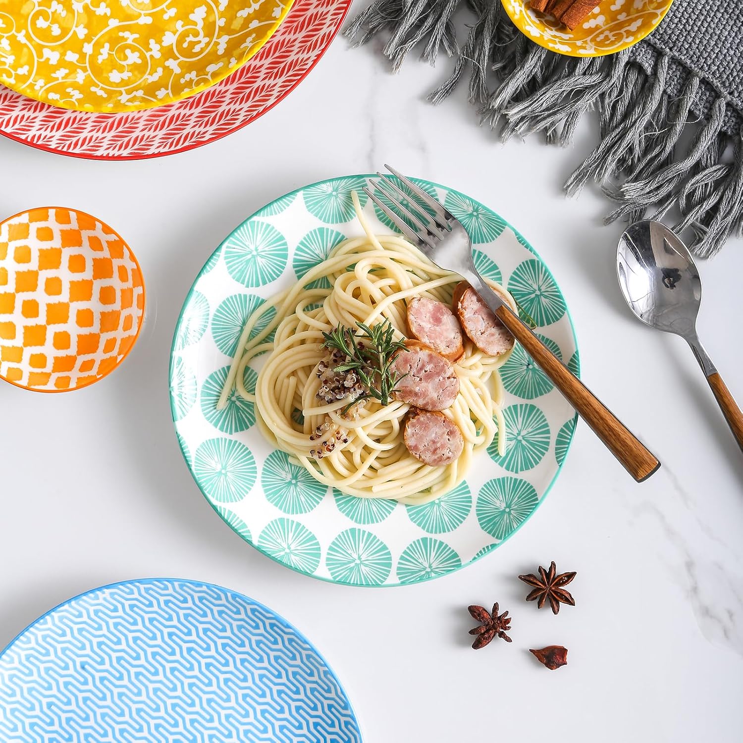 Detalle de Selamica 24-Piece Ceramic Dinnerware Set for 6 (10" Dinner Plates, 8" Salad Plates, 24 oz Bowls, 26 oz Pasta Bowls) in Assorted Colors