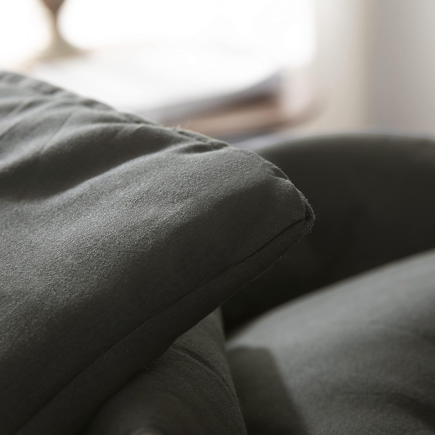 Detalle de Yebeda Couette 4 Saisons en Microfibre – Gris Foncé 155x220 cm pour lit 2 personnes