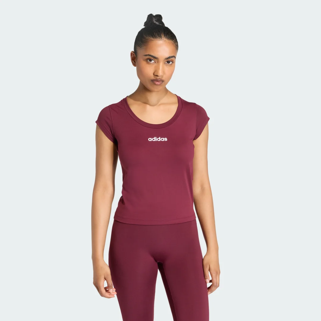 Detalle de Camiseta corta Hyperglam de Adidas – Burgundy