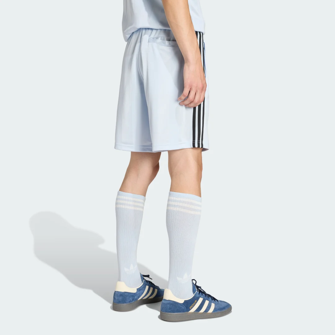 Detalle 2 de Pantalón corto holgado 3 Stripes Engineered de Adidas: comodidad para entrenar con estilo