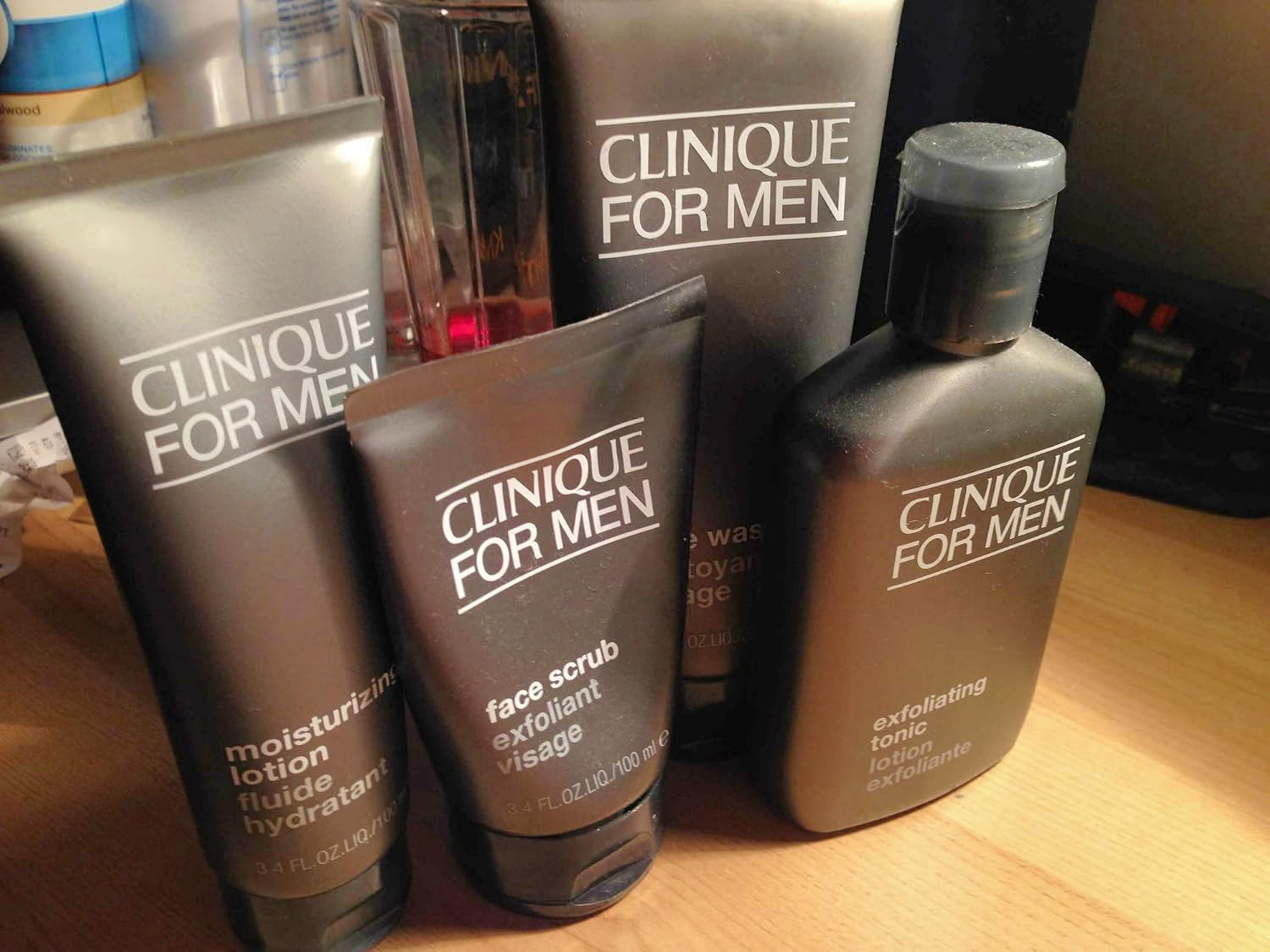 Detalle 2 de Clinique For Men Face Scrub 20714125608 – Scrub viso delicato per rasature più lisce