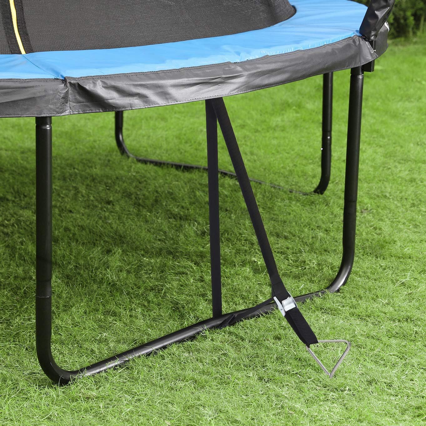 Detalle 2 de SONGMICS Bodenanker für Trampoline SGN15INV1 – Spiral-Bodenverankerung mit 4 Erdankern und Polyester-Gurten