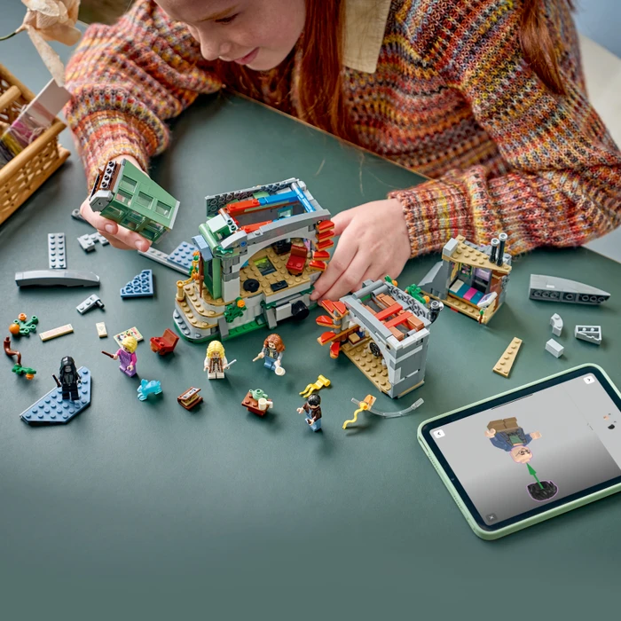 Detalle 1 de LEGO Harry Potter Luna Lovegoods Haus 76467