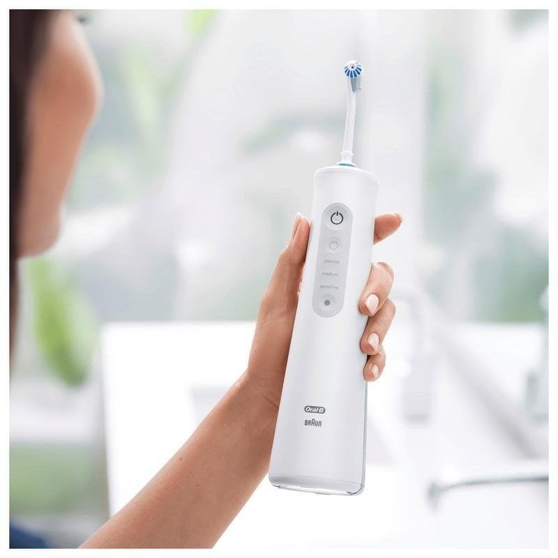 Detalle 2 de Oral-B AquaCare 6 Pro-Expert inalámbrico Oxyjet Blanco: irrigador para una limpieza bucal profesional en casa
