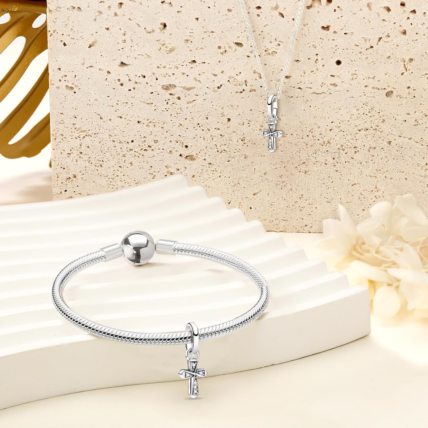 Detalle de Ruaidhra Sterling-Silber Charms-Anhänger mit Kreuz & Herz-Motiv – Charm Clip Stopper Bead für Armband oder Halskette