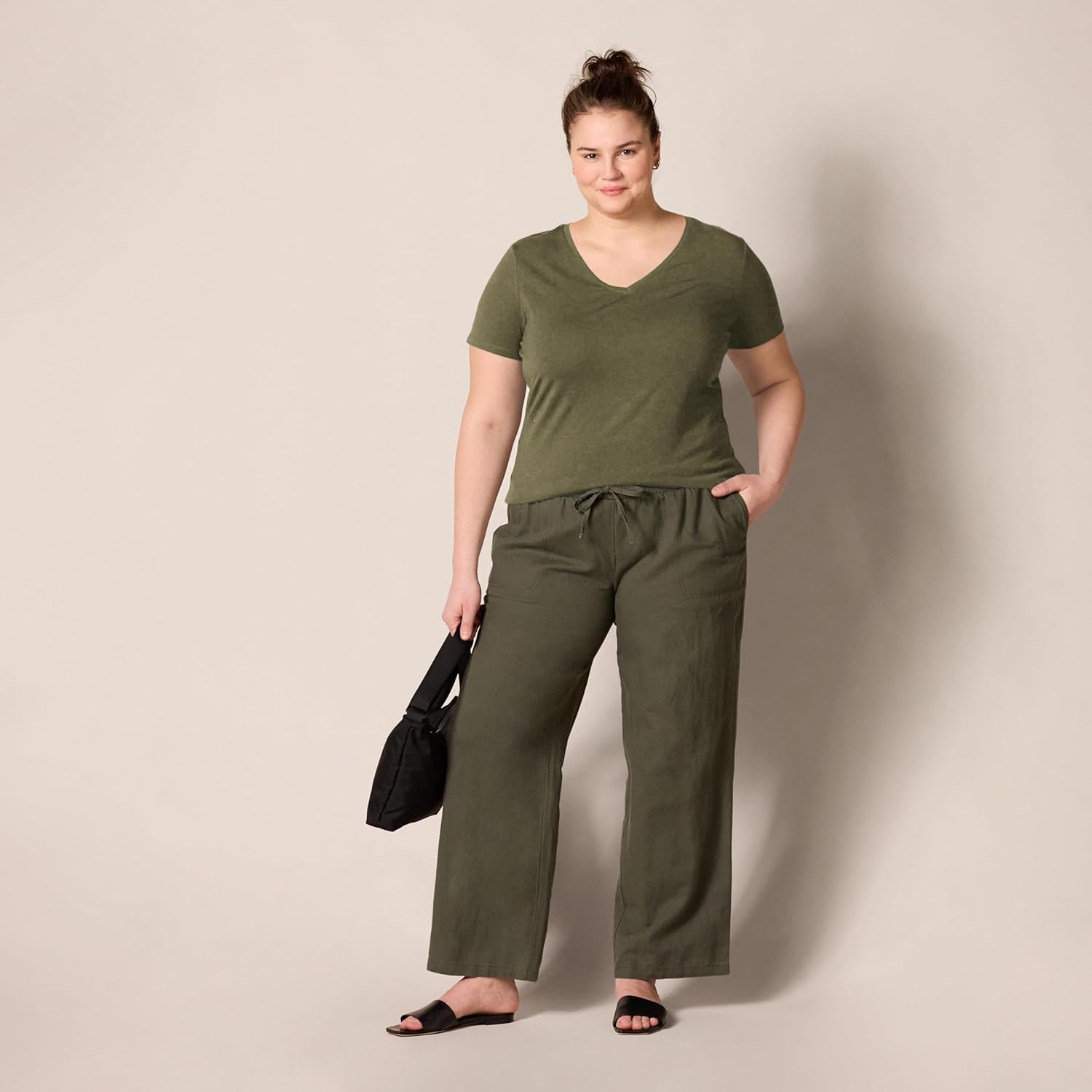 Thumbnail 6 de Amazon Essentials Damen Kurzarm Regular-Fit T-Shirt im Doppelpack/Mehrfachpack – Baumwoll-Modal mit Stretch
