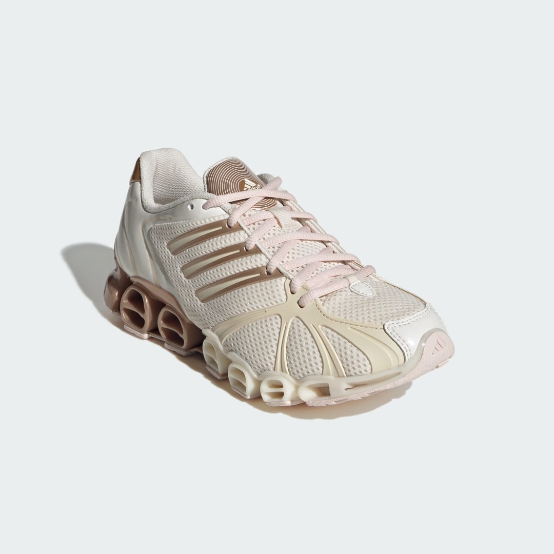 Detalle 2 de Zapatilla Mega Ghostride de Adidas: comodidad y estilo en color Blanco para el día a día