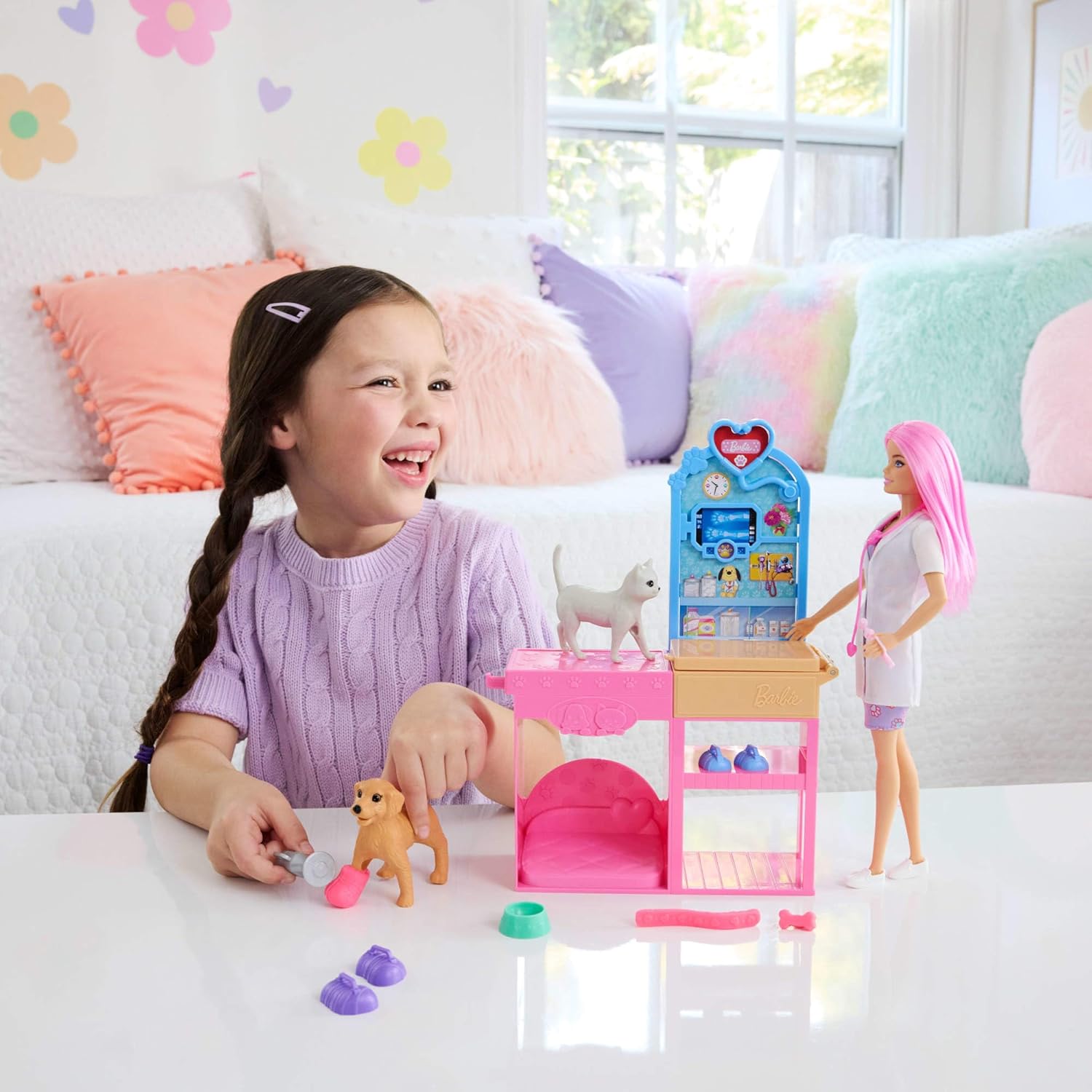Thumbnail 1 de Coffret Clinique vétérinaire Barbie – poupée aux cheveux roses et accessoires (JFX93)