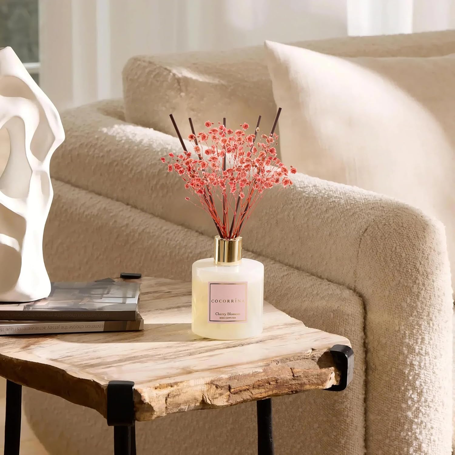 Detalle de COCORRÍNA Cherry Blossom Reed Diffuser – 6.7 Fl oz Set with Sticks & Preserved Baby's Breath