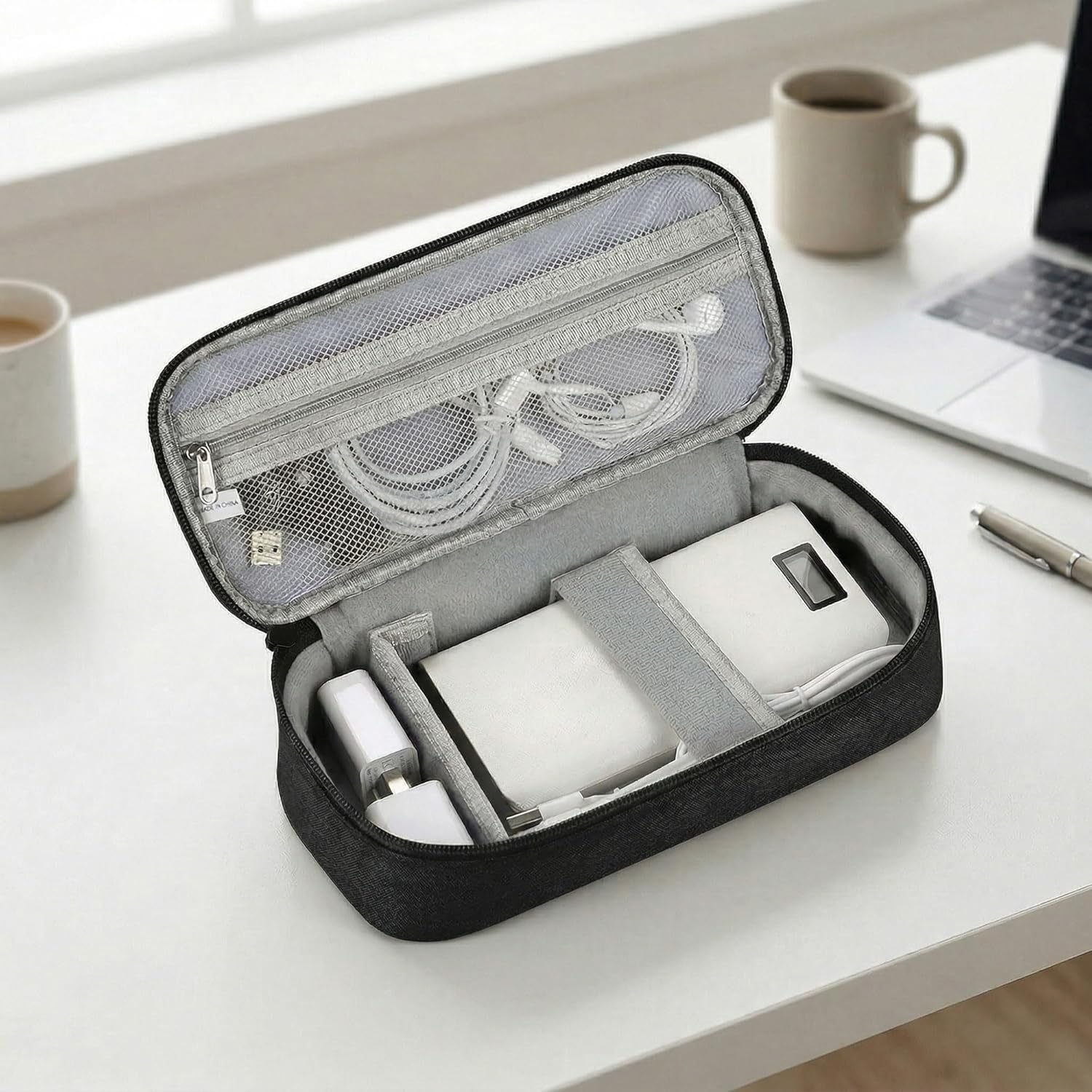 Detalle de Arae Travel Essentials Tech Pouch 9.8x4.7x2.6 inch