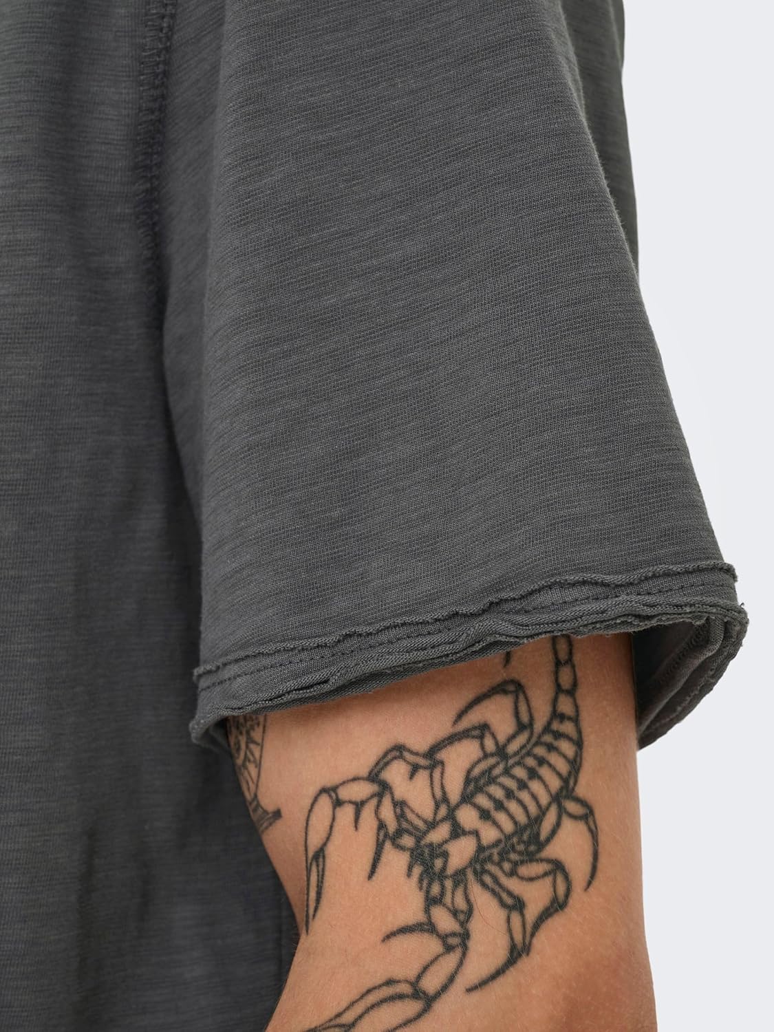 Thumbnail 6 de Only & Sons ONSBENNE T-Shirt – lang geschnitten, 100% Baumwolle