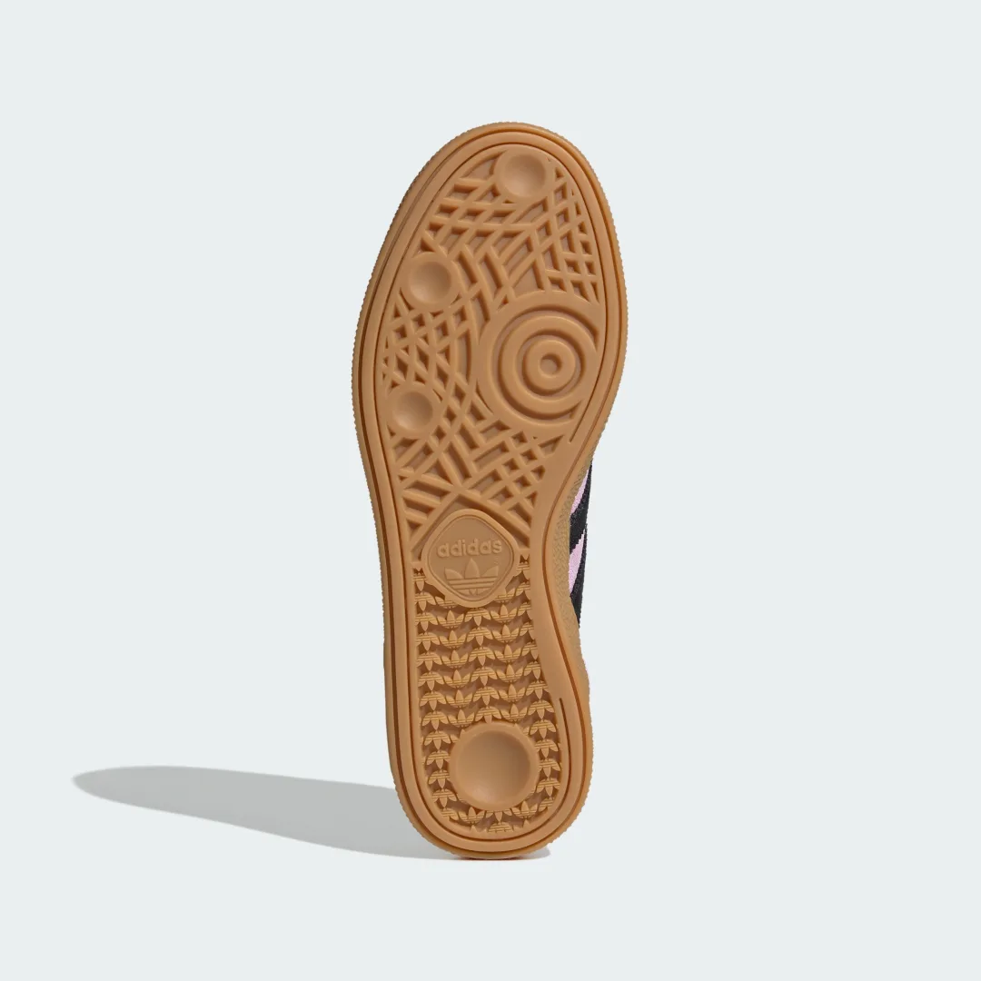 Detalle de Zapatilla Handball Spezial de Adidas: rosa, para entrenamiento y juego con estilo