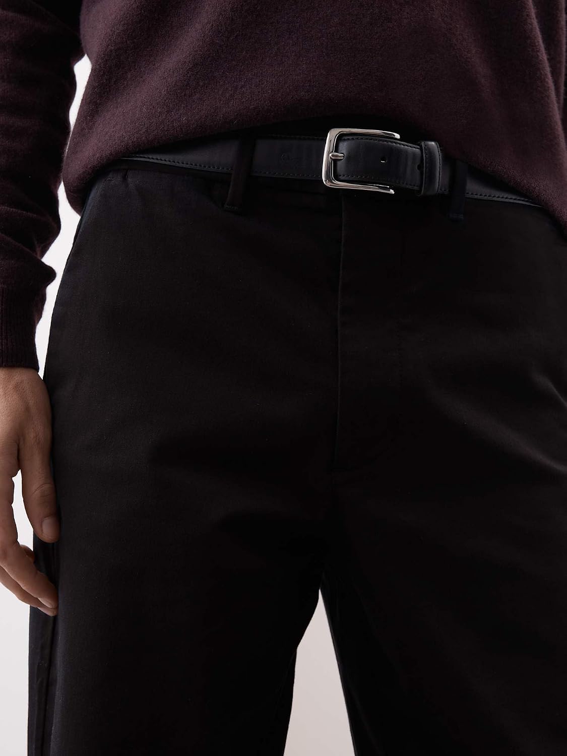 Detalle 2 de Marks & Spencer Italiaanse chino voor heren, standaard pasvorm en katoenrijke stof