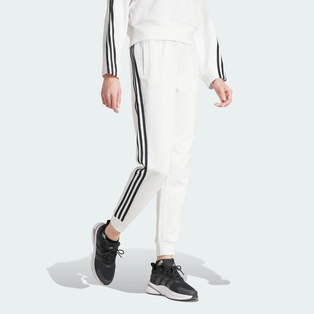 Detalle de Pantalón Future Icons Regular 3 bandas de Adidas