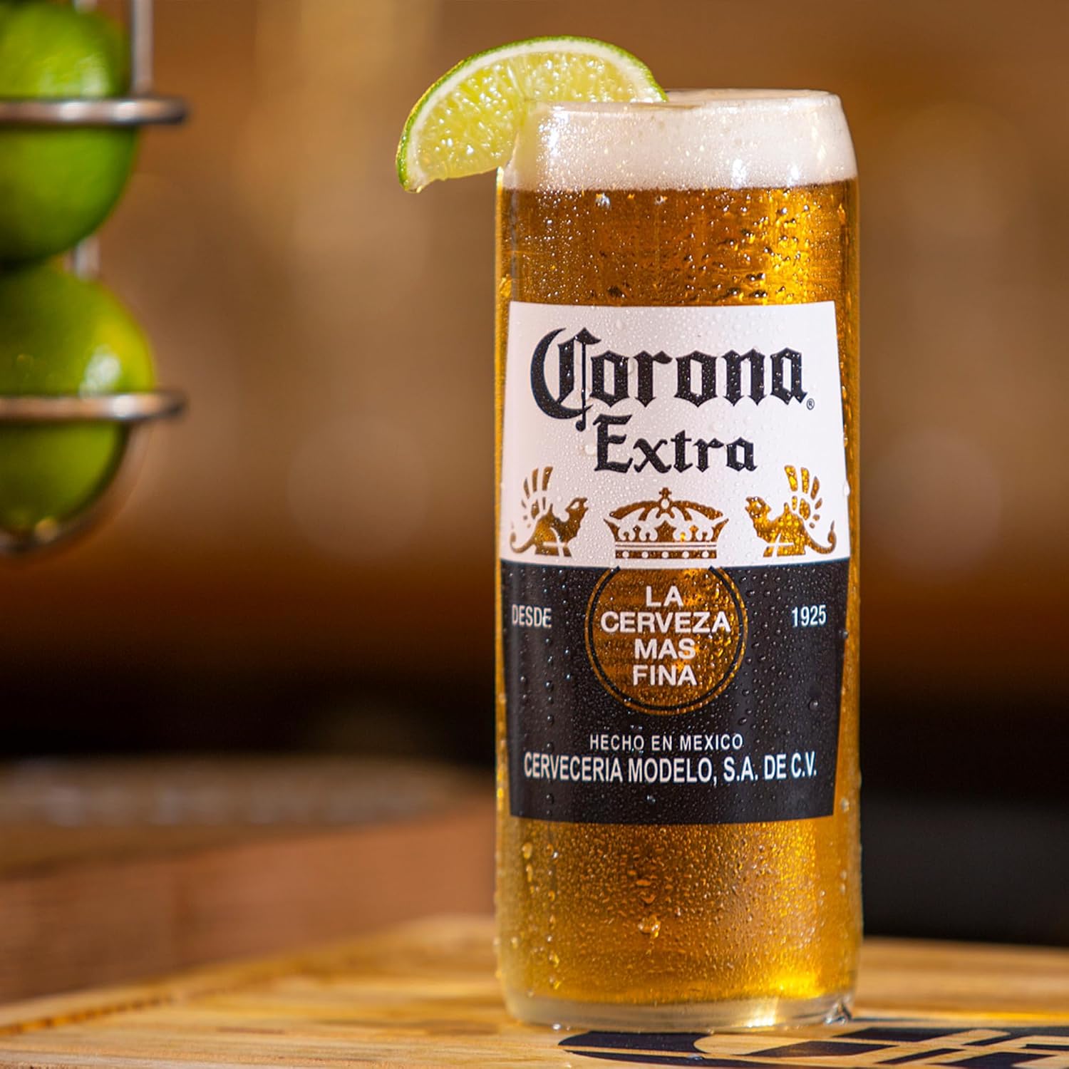 Detalle de Corona Cerveza – Pack 4x6 botellas de 33 cl. Lager ligera y refrescante