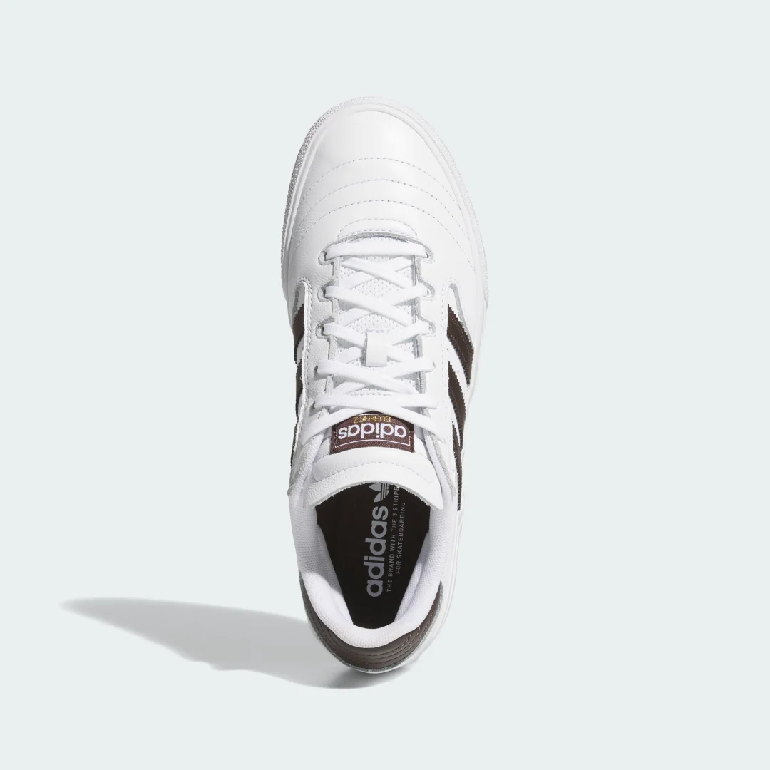 Detalle 2 de Adidas Busenitz Vulc II: opinión práctica sobre una zapatilla de skate en color blanco