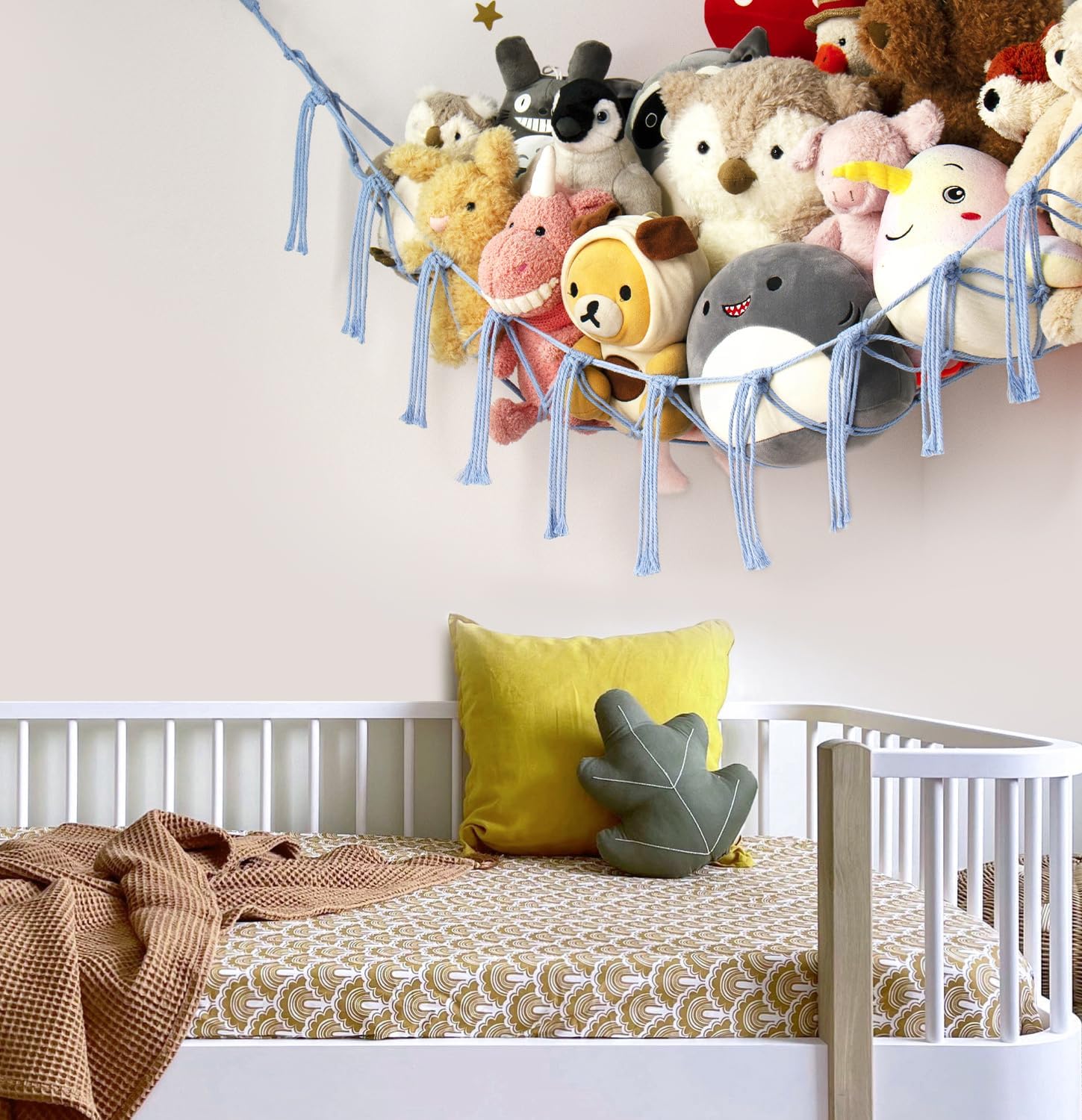 Detalle 2 de Teddy Hammock Toy Storage: A practical, charming stuffed animal organiser