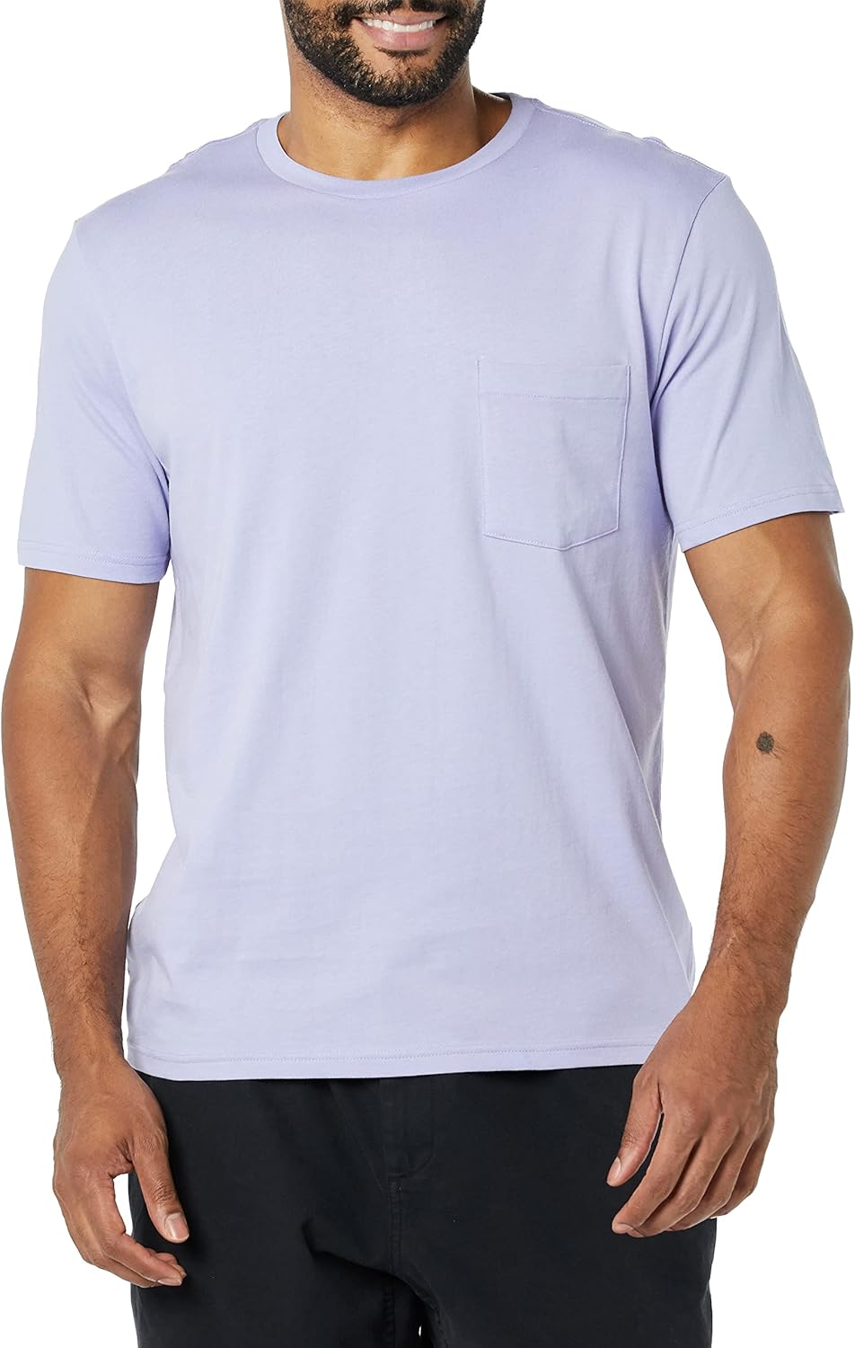 Thumbnail 1 de Amazon Essentials Herren T-Shirt mit kurzen Ärmeln, Rundhalsausschnitt und Brusttasche – 2er-Pack, normaler Schnitt