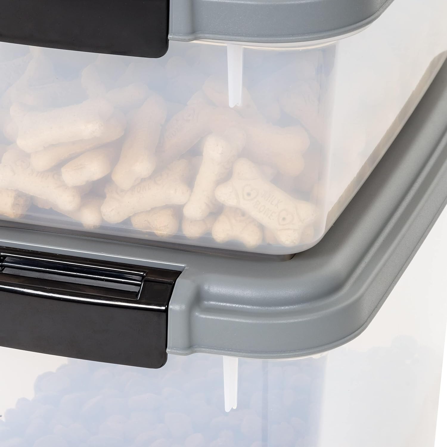 Thumbnail 6 de Amazon Basics 3-Piece Airtight Pet Food Storage Set (33 Qt + 12 Qt) with Scoop