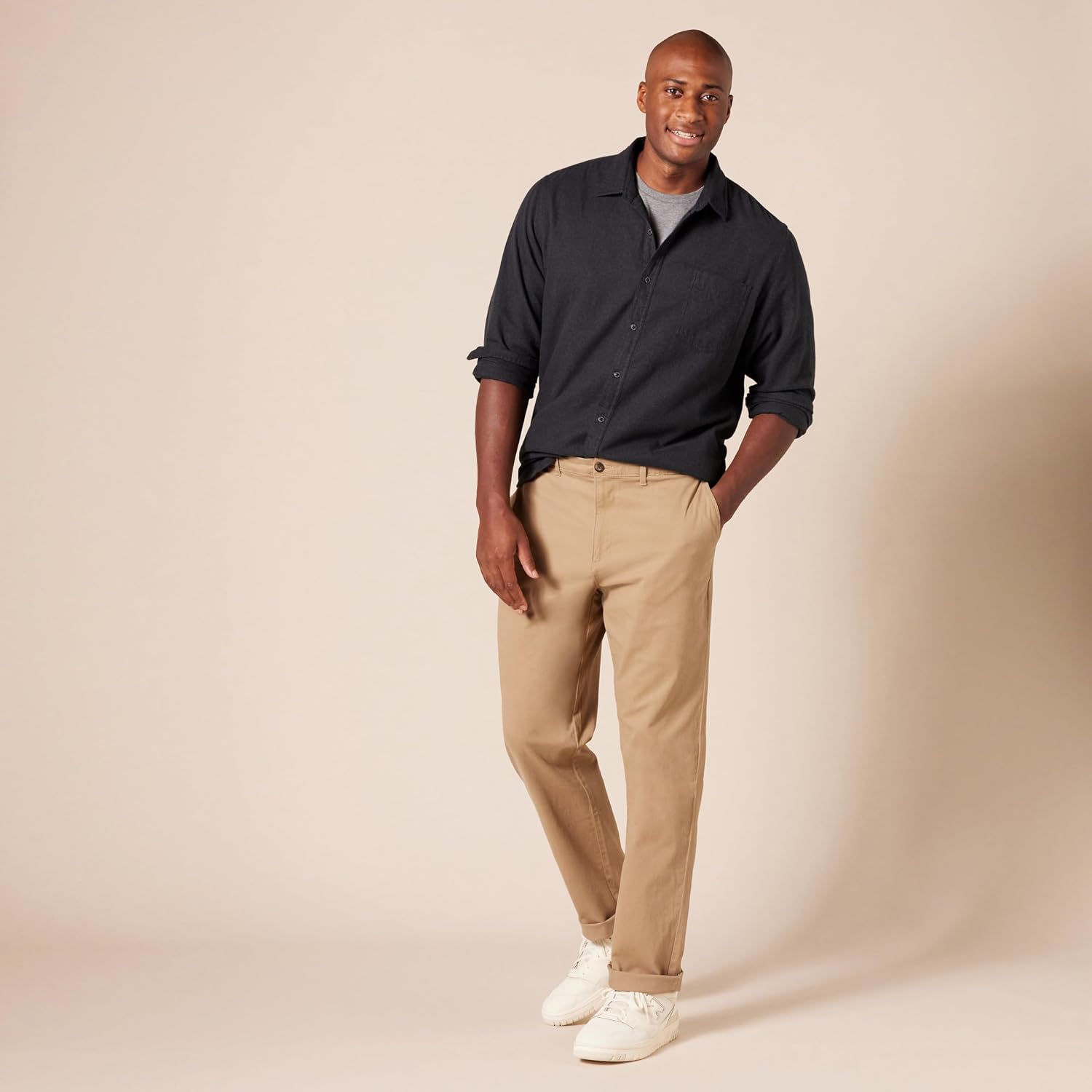 Thumbnail 6 de Amazon Essentials Pantalón chino elástico ajuste atlético 42
