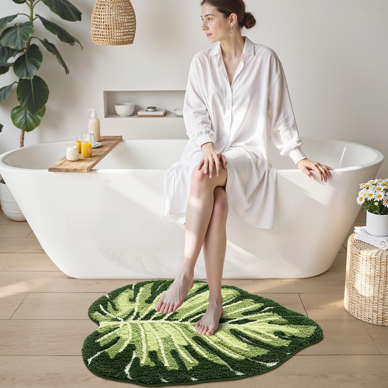 Detalle de LUMI Monstera Green Leaf Bathroom Rug (23.5"x31.5")—Soft, Plush, Non-Slip, Machine Washable