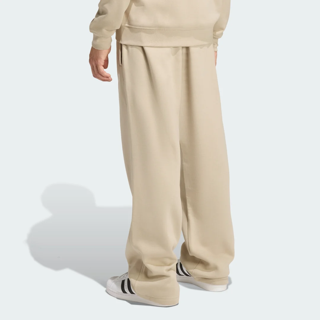 Thumbnail 1 de Pantalón Trefoil Essentials con dobladillo abierto de Adidas – Beige