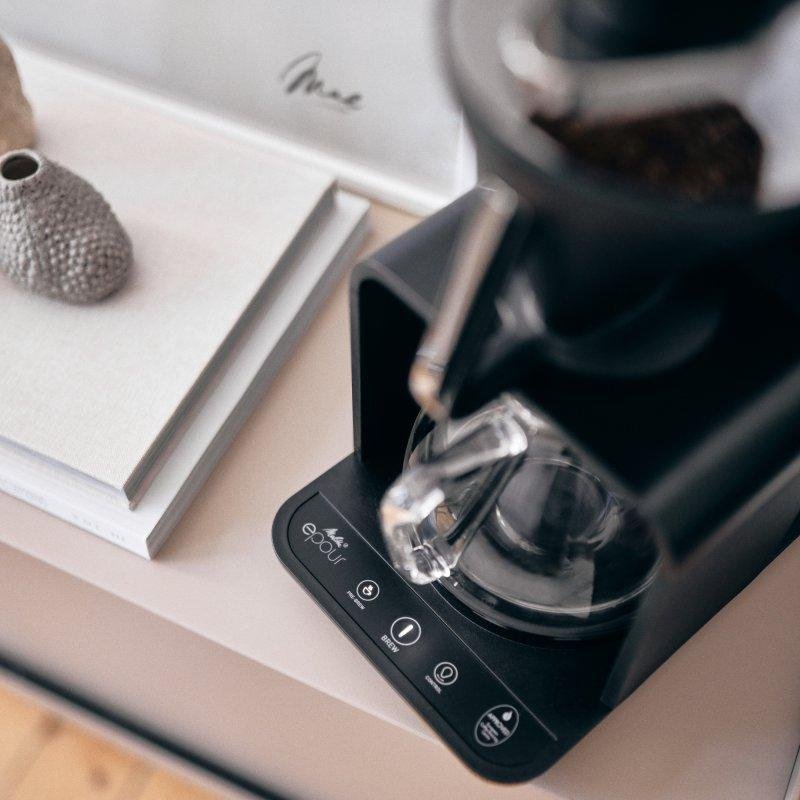 Detalle de Melitta Epour 1024-11: Cafetera de goteo con molinillo integrado y boquilla giratoria 360° (8 tazas)