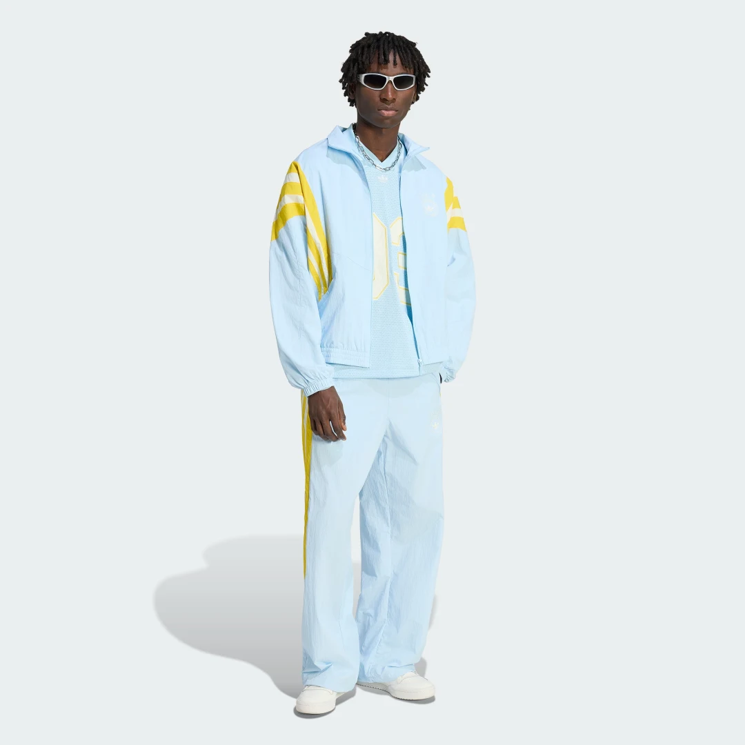 Detalle de Chaqueta Originals Santiago de Adidas: estilo urbano y comodidad para el día a día