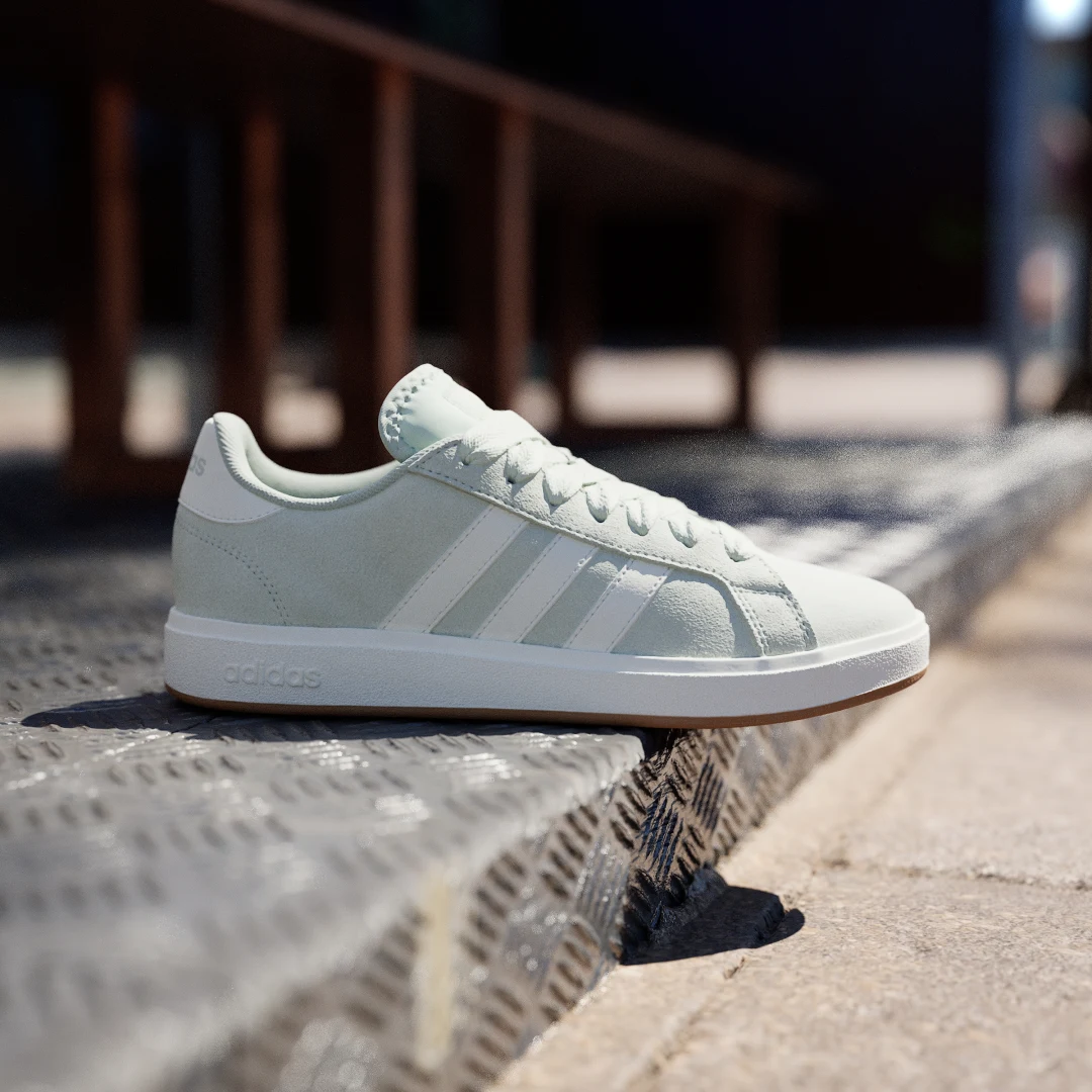 Detalle 2 de Zapatilla Grand Court Base 00s de Adidas: estilo casual y comodidad para el día a día