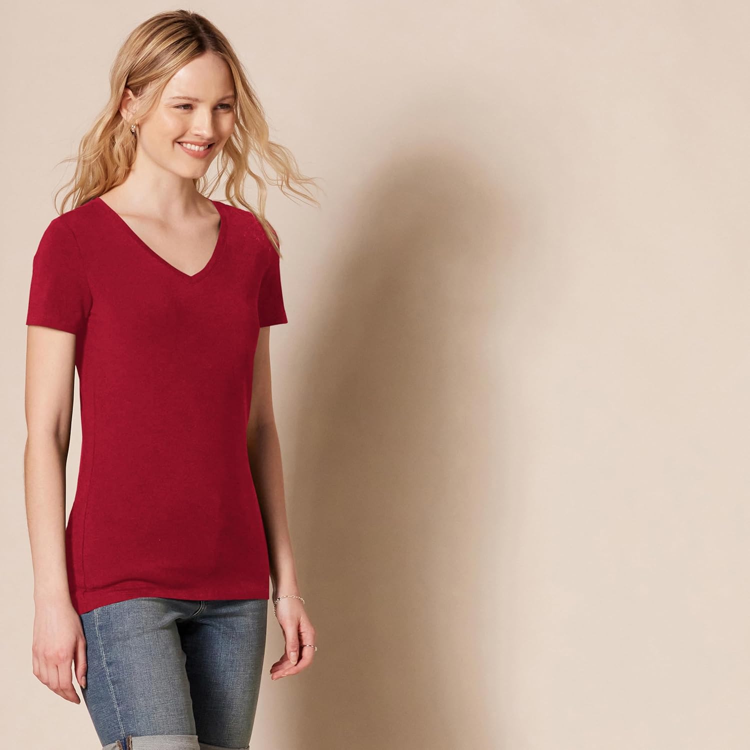 Thumbnail 1 de Amazon Essentials Damen Kurzarm-T-Shirt Regular Fit – Rundhals- oder V-Ausschnitt, Multi-Packs
