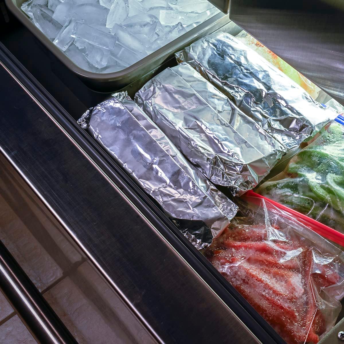 Detalle de Amazon Basics Heavy Duty Non-Stick Aluminum Foil – 95 Sq Ft