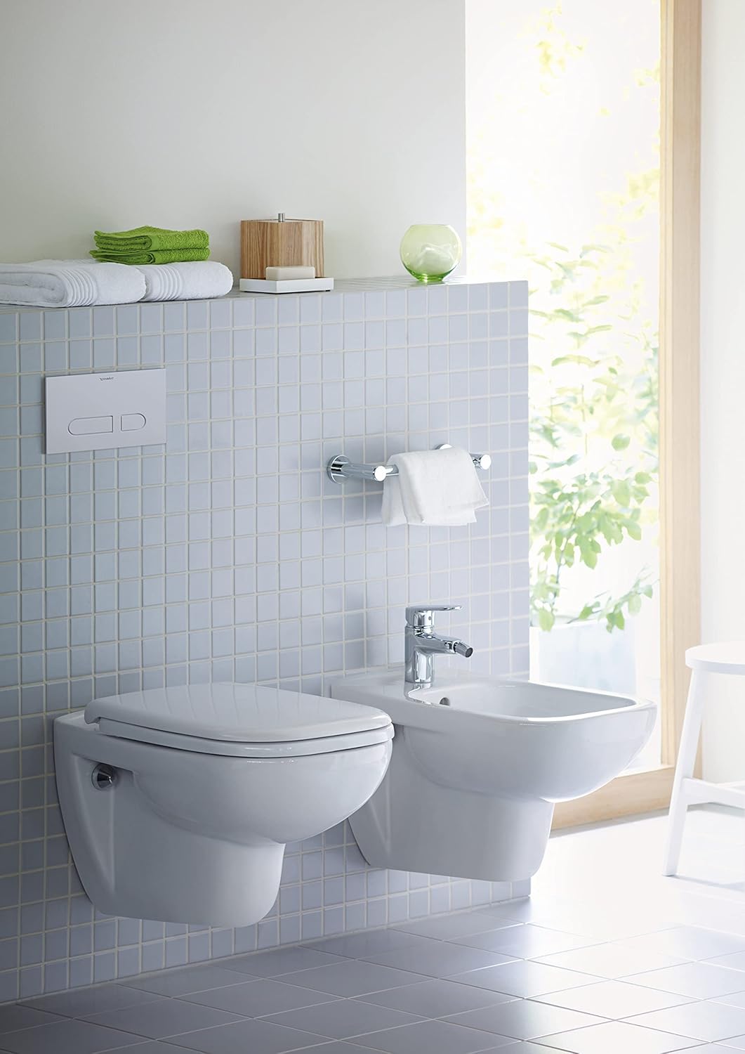 Thumbnail 3 de Duravit Abattant WC D-Code Compact : siège avec amortisseur et charnières inox – blanc