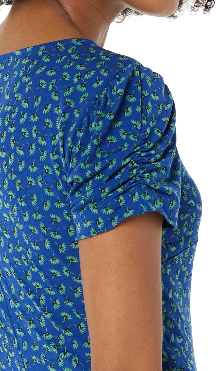 Thumbnail 4 de Amazon Essentials Women's Gathered Short-Sleeve A-Line Floral Dress (Available in Plus Size)