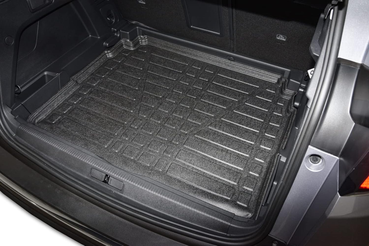 Detalle de J&J AUTOMOTIVE mata do bagażnika do 3008 od 2017 r., TPE, czarna