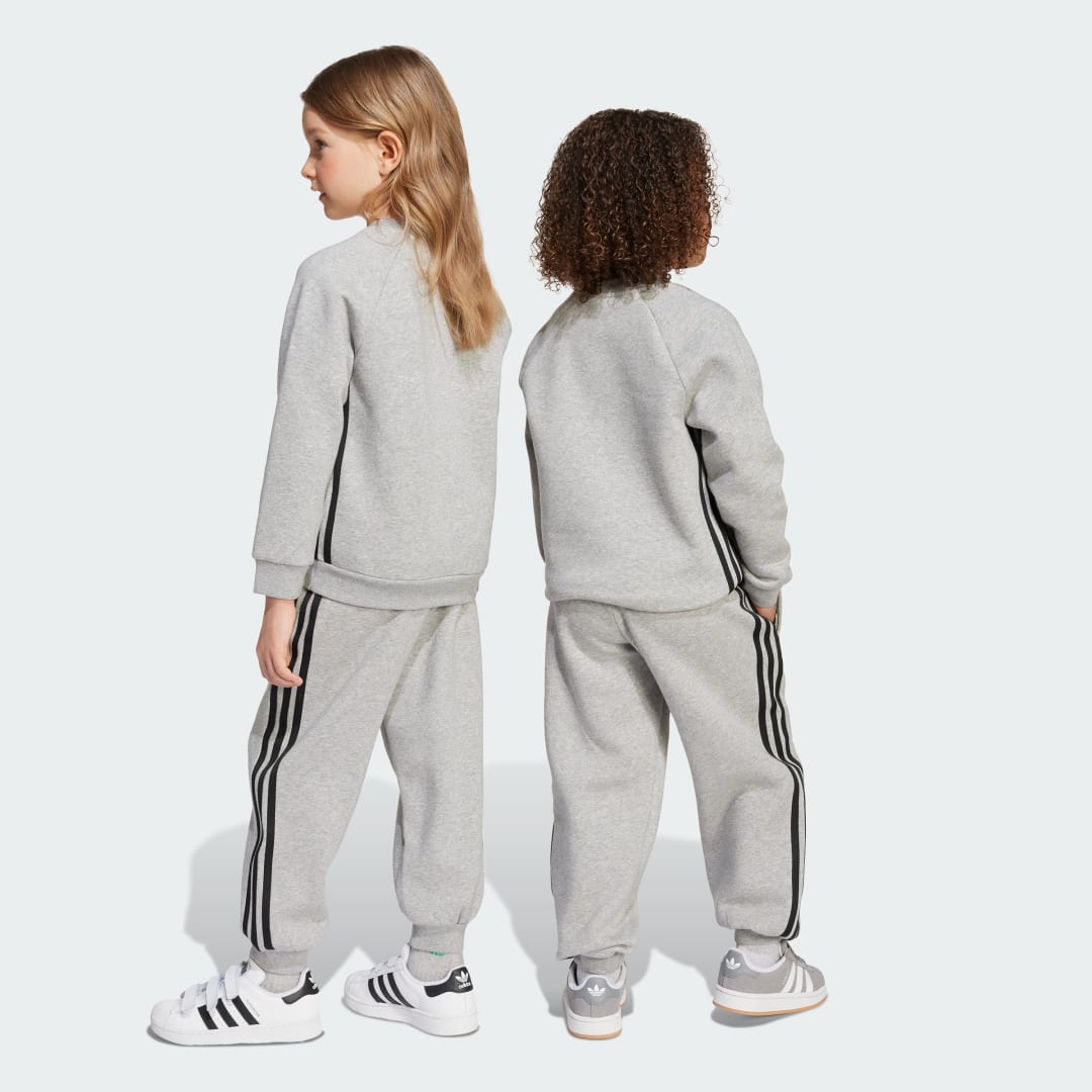 Detalle 2 de Conjunto infantil de cuello redondo de color Gris de Adidas